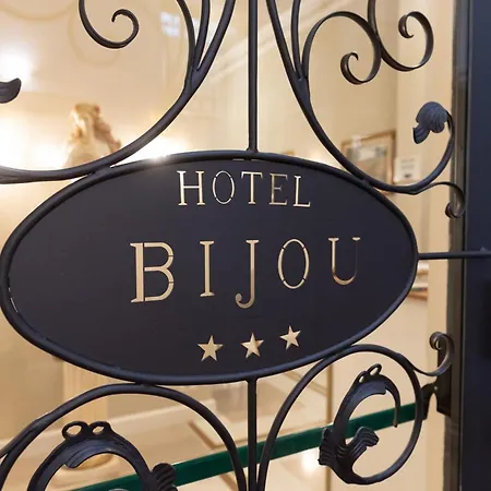 Bijou Roof Terrace 3*